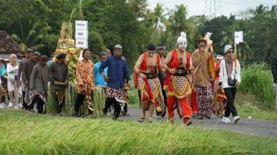 Tawa dalam Kebijaksanaan: Menguak Kedalaman Lawakan Khas Jawa di Panggung Ketoprak