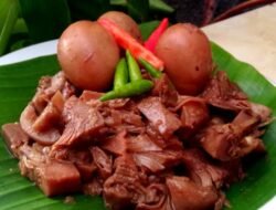 Resep Rahasia Gudeg Jogja Asli, Masak 3 Jam Dijamin Meresap Sempurna 4 Resep Rahasia Gudeg Jogja Asli, Masak 3 Jam Dijamin Meresap Sempurna