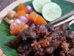 Resep Sate Maranggi Purwakarta Empuk dan Tidak Alot, Lengkap dengan Sambal Tomat Khasnya 13 Resep Sate Maranggi Purwakarta Empuk dan Tidak Alot, Lengkap dengan Sambal Tomat Khasnya