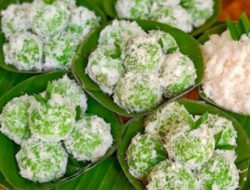 9 Jajanan Pasar Khas Jawa yang Bikin Nostalgia, Wajib Coba Klepon dan Serabi Solo! 8 9 Jajanan Pasar Khas Jawa yang Bikin Nostalgia, Wajib Coba Klepon dan Serabi Solo!