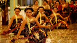 keistimewaan budaya jawa tradisi di tanah jawa