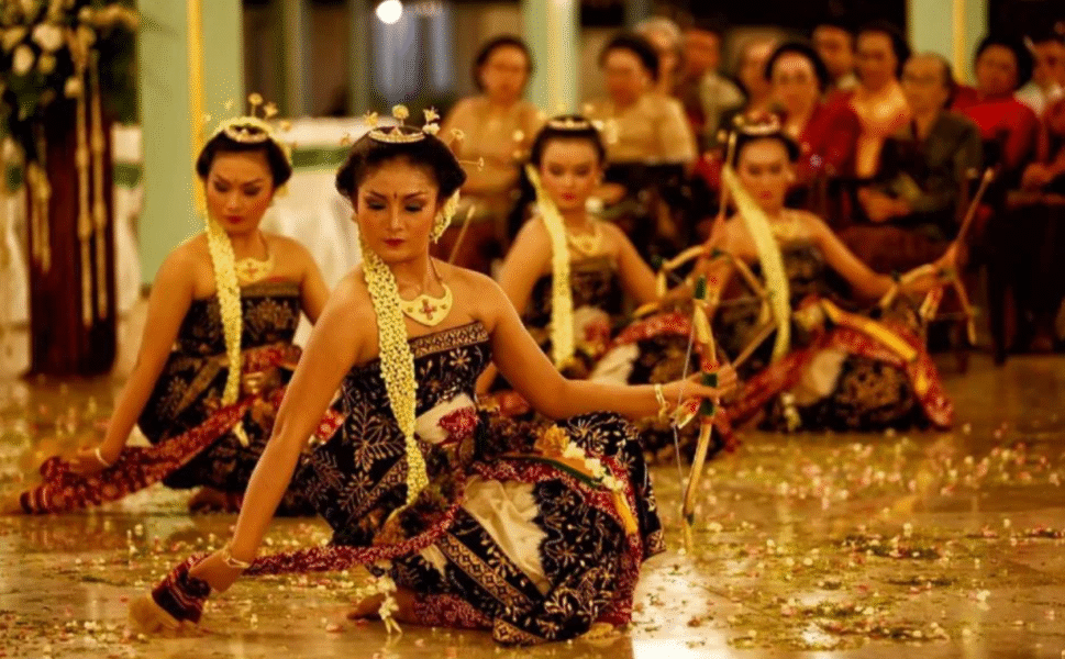keistimewaan budaya jawa tradisi di tanah jawa