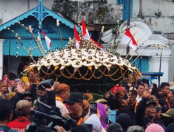 Jejak Abadi di Tanah Jawa: Mengungkap Tradisi yang Tak Lekang Oleh Zaman 5 Jejak Abadi di Tanah Jawa: Mengungkap Tradisi yang Tak Lekang Oleh Zaman