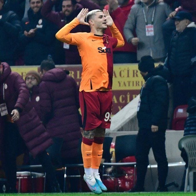 Galatasaray Siap Hadapi Trabzonspor: Daftar Pemain yang Akan Turun Galatasaray Siap Hadapi Trabzonspor: Daftar Pemain yang Akan Turun