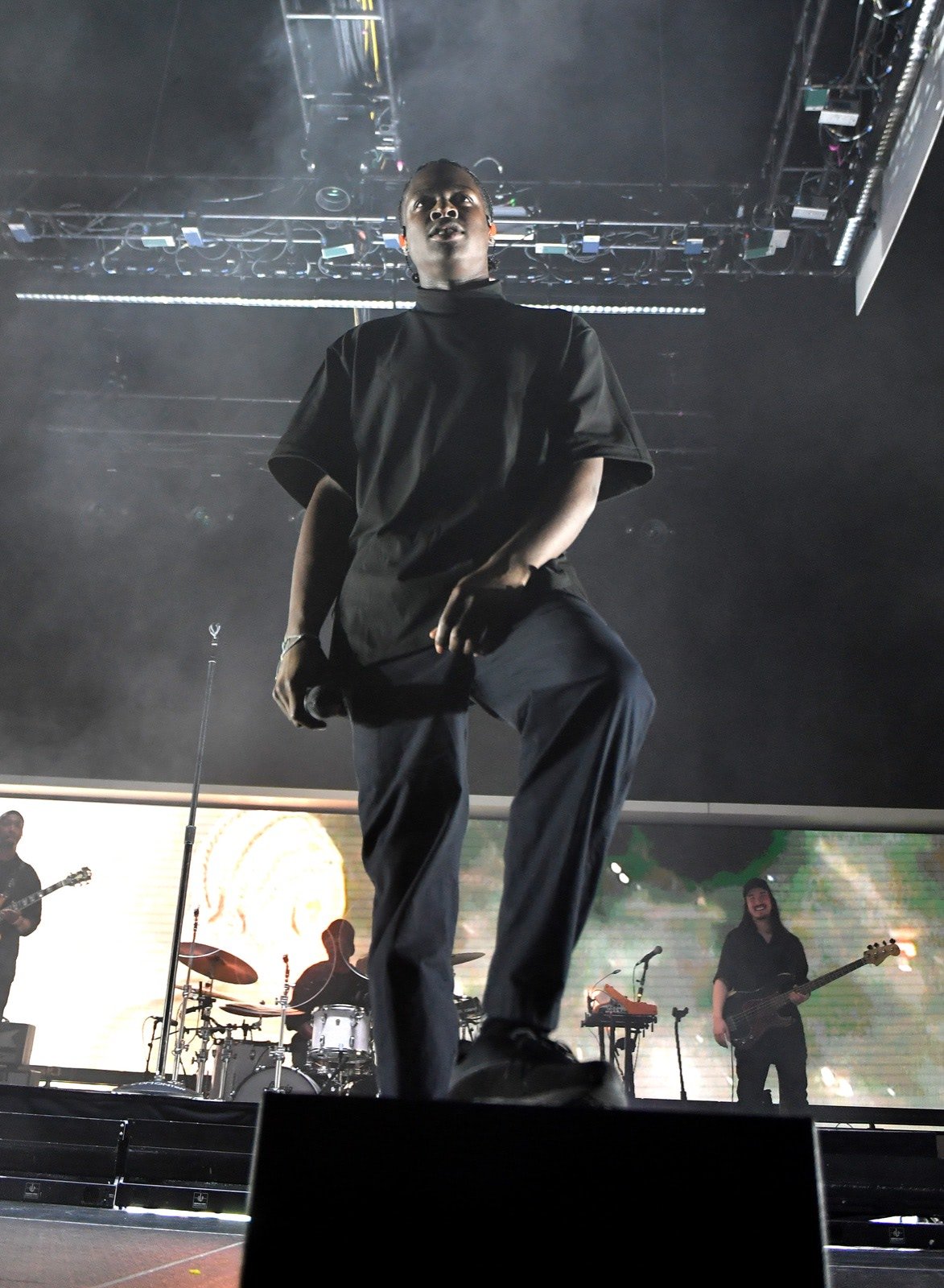 Musikus Muda yang Pernah Sebabkan Kemacetan di Vancouver Kembali dengan Konser Besar Musikus Muda yang Pernah Sebabkan Kemacetan di Vancouver Kembali dengan Konser Besar