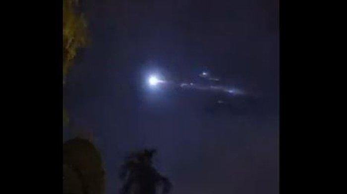 Fenomena Langit Malam di Lampung: Benda Bercahaya yang Menarik Perhatian Masyarakat