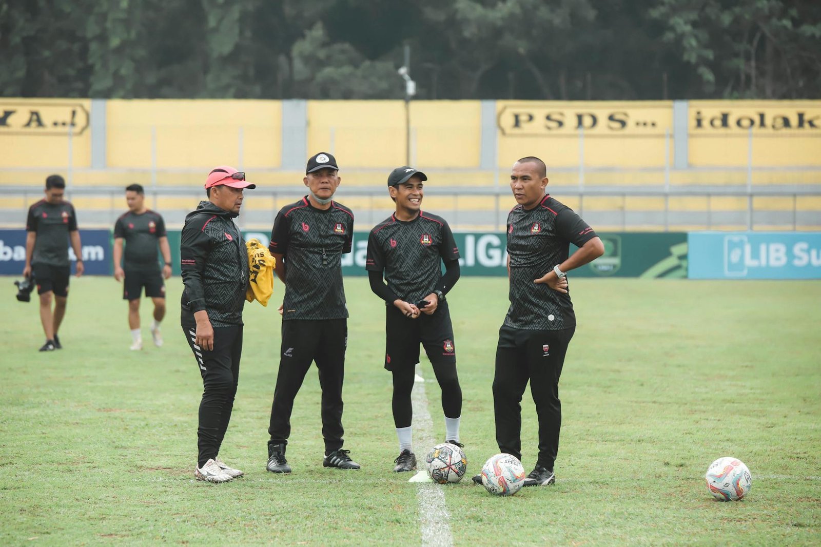 Berita bola terbaru menampilkan gol spektakuler, analisis taktik, dan highlight pertandingan liga Indonesia